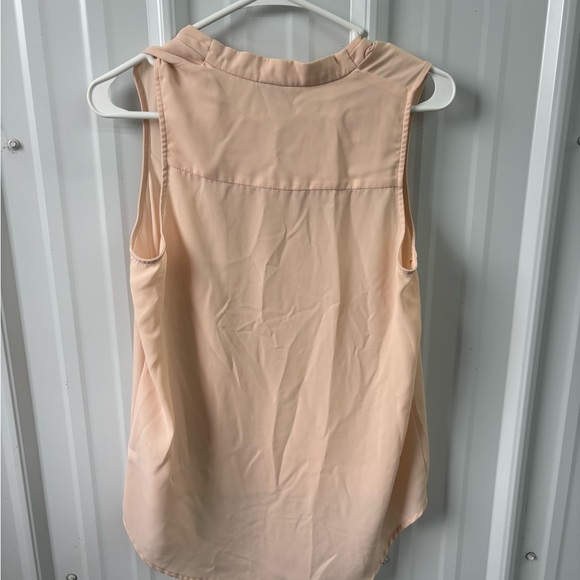 Elegant Peach Sleeveless Top - Picture 2 of 3